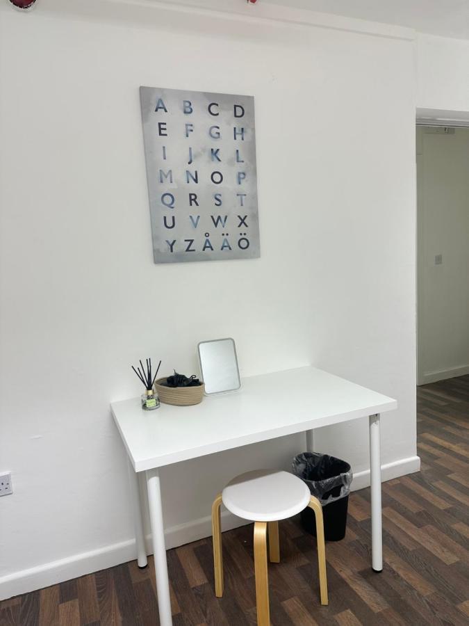 דירות מנצ'סטר Bright, Warm & Cozy House In Harpurhey מראה חיצוני תמונה