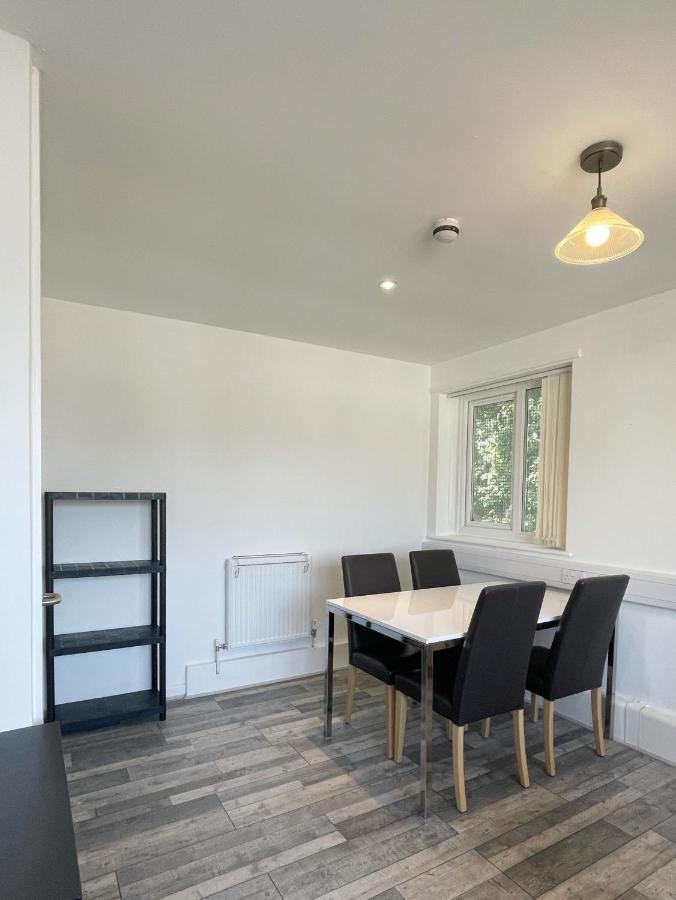 דירות מנצ'סטר Bright, Warm & Cozy House In Harpurhey מראה חיצוני תמונה