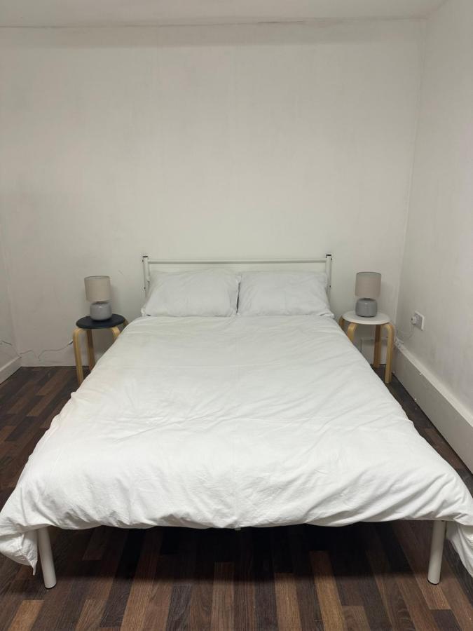 דירות מנצ'סטר Bright, Warm & Cozy House In Harpurhey מראה חיצוני תמונה